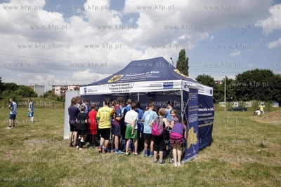 Gdansk Zaspa. Pilkarski turniej dzikich druzyn Do przerwy...