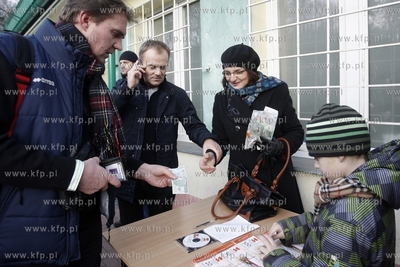 Gdansk. Boisko przy ul. Traugutta.  Sylwestrowy mecz...
