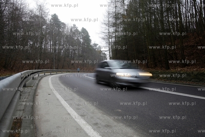 Niebezpieczny zakret przy ul. Malczewskiego w Sopocie.
30.12.2013
fot....
