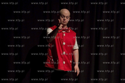 Świat Mało Znany. Przegląd teatralny grupy Im Plus...