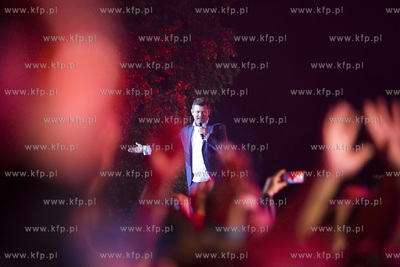 Stężyca. Disco Pod Gwiazdami. Nz. Zenon Martyniuk.
12.08.2017
fot....