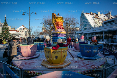 Sopockie Miasteczko świateczne na Placu Przyjciół...