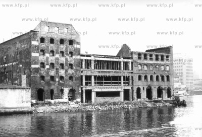 Odbudowa spichlerzy na Olowiance. Obecnie miesci sie...