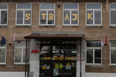 Gdańsk. Strajk nauczycieli w X Liceum Ogólnokształcącym....