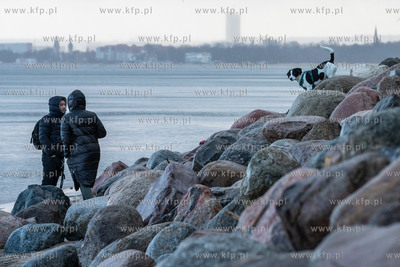 Gdynia  Orłowo. Morze znowu zabrało plażę w Orłowie....