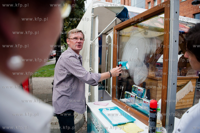 Gdansk. Ulica Szeroka. 752 Jarmark sw. Dominika.
Nz...