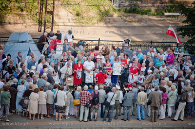Gdansk. Transmitowany na zywo program interwencyjny...