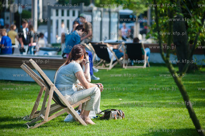 Gdynia. Skwer Zeromskiego, na ktorym w sasiedztwie...