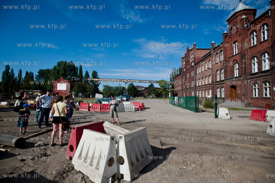 Stocznia Gdanska. Spacer z przewodniczka, bedacy czescia...