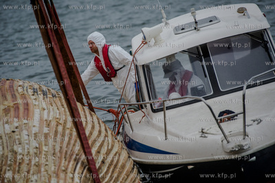 Port Wojenny na Helu. Akcja podnoszenia i transportu,...
