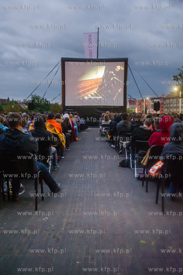 Gdańsk. Inauguracja II edycj kina na dachu Teatru...