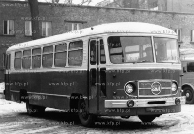 Autobus marki San w wersji miejskiej, jeden z dwoch...