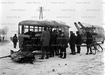 Zderzenie autobusu PKS jadacego do Gdanska z pociagiem...