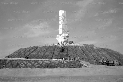 Budowa Pomnika Obrońców Wybrzeża na Westerplatte...