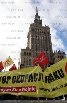 Warszawa.Demonstracja pod haslem "Nie wybieramy wojny",...