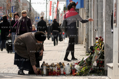 Gdynia w zalobie tydzien po katastrofie prezydenckiego...