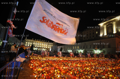 Pozegnanie pary Prezydenckiej na Krakowskim Przedmiesciu...