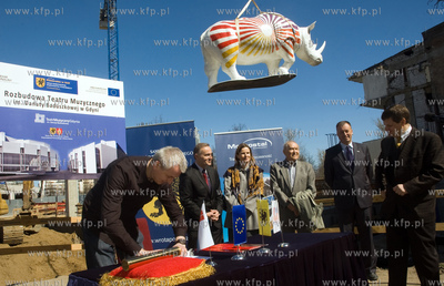 Uroczystosc podpisania i wmurowania aktu erekcyjnego...