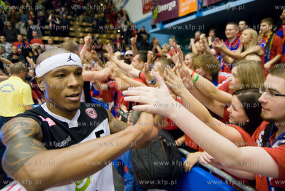 Hala Gryfia w Slupsku. Energa Czarni Slupsk wygrala...