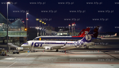 Gdansk, Rebiechowo. Nz. Embraer EMB-175LR Polskich...