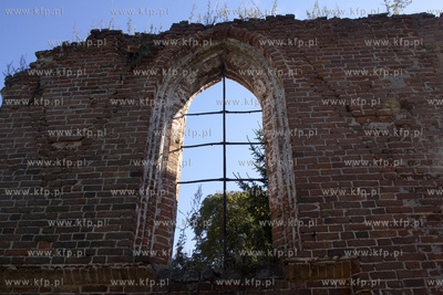 Woclawy - wies na Zulawach Gdanskich. Ruiny gotyckiego...