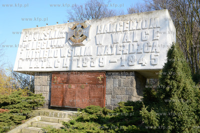 Skwer Tajnego Hufca Harcerzy przy ul. Swietojanskiej...