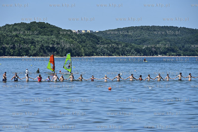 Sopot. Plaza. Okolo godz 13 do morza na wysokosci wejscia...