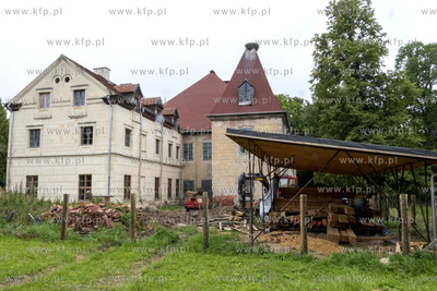 Zespół pałacowo-parkowy należący od XIV wieku...