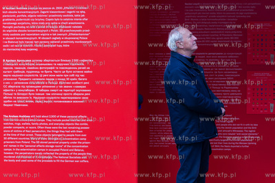 Wystawa #StolenMemory zrealizowana przez Arolsen Archives...