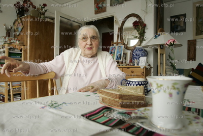 Lucyna Legut - Lucha - aktorka, malarka, pisarka. Na...