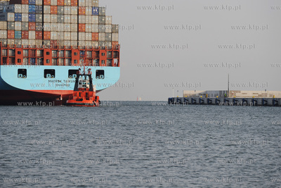 Do terminala kontenerowego DCT GDANSK S.A. wplynal...