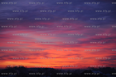 Wschod Slonca nad Gdanskiem, widok z Lostowic.
25.01.2010
fot....