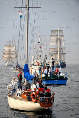Wielka parada zaglowcow po Zatoce Gdanskiej na zakonczenie...