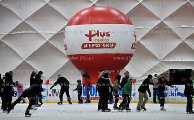 Oficjalne obchody Walentynek na gdanskim krytym lodowisku...