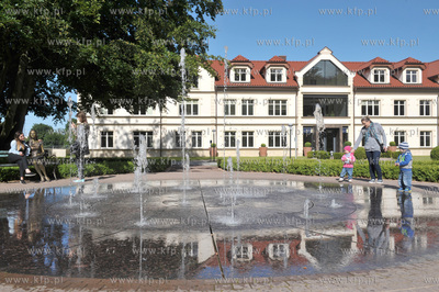 Viva Oliva swieto gdanskiej dzielnicy Oliwa. Spacerowicze...