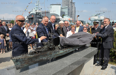 Gdynia. Odsłonięcie makiety dla niewidomych Okrętu...
