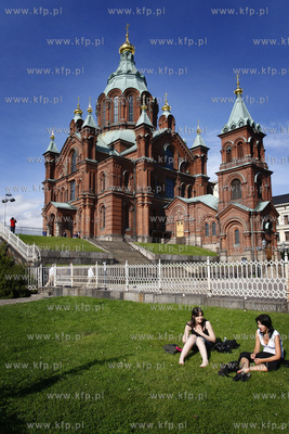 Helsinki. Nz. Sobor Uspienski przykryty
13 zloconymi...
