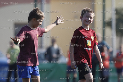 Gdansk Zaspa. Pilkarski turniej dzikich druzyn Do przerwy...