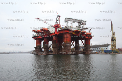 Platforma Safe Scandinavia w Stoczni Remontowej w Gdansku.
23.11.2013
fot....