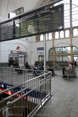 Dworzec Glowny w Gdansku. W skutek usterek wywolanych...