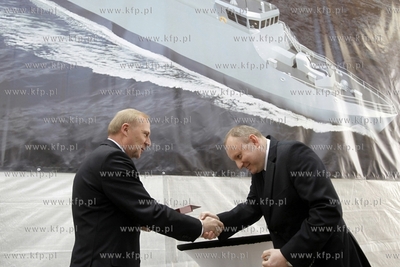 Gdansk. Remontowa Shipbuilding SA. Uroczyste ciecie...