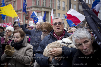 Gdańsk. Długi Targ. Manifestacja jedności z Europą...