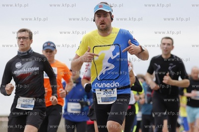 Gdynia. Bieg Europejski. Nz. biegacze na bulwarze nadmorskim.
07.05.2017
fot....