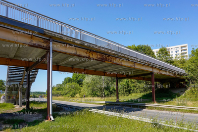 Gdańsk, Suchanino. Kładka dla pieszych nad ul. Powstańców...