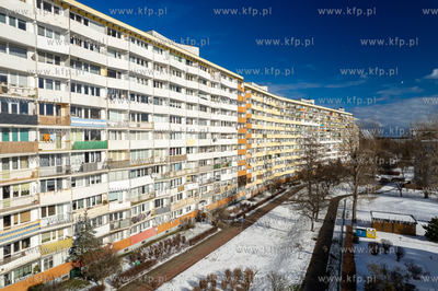 Gdańsk, Przymorze. Falowiec przy ul. Obrońców Wybrzeża....