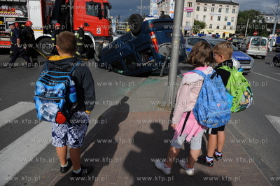 Gdansk. Wypadek dwoch aut na skrzyzowaniu ulic Grunwaldzkiej...