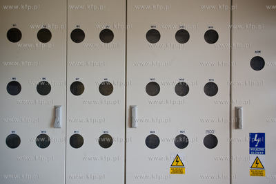 Gdansk. Skrzynka z licznikami pradu w jednym z blokow...