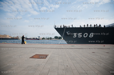 Gdynia. Nabrzeze Pomorskie. Uroczyste powitanie japonskiego...