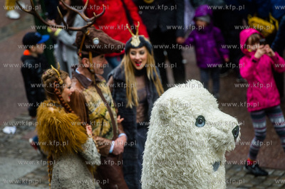 Sopocka Majowka. Parada Zwierzat - Krol Lew i jego...