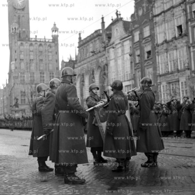 Przysięga wojskowa na Długim Targu w Gdańsku. (lata60)
1965
0002225z
Fot....